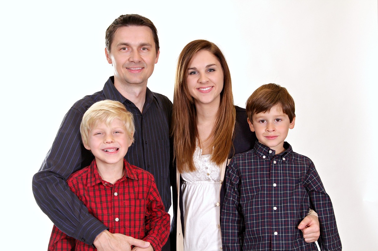 sibling-1023003_1280
